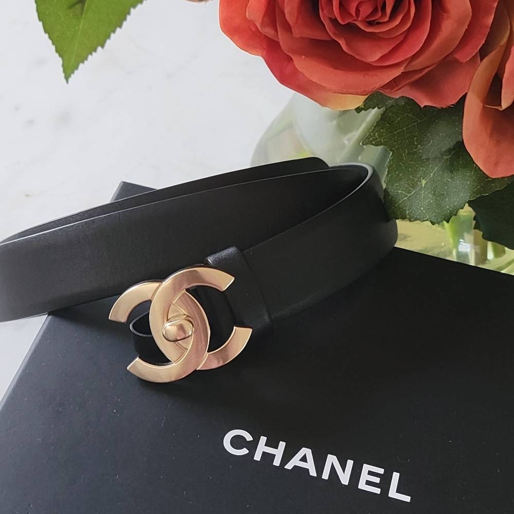 Chanel CC logo belt